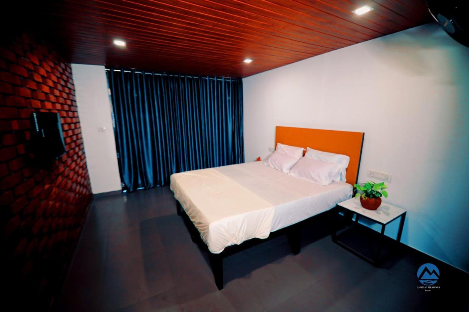 Paithal Meadows Hotel Paithalmala Ngoại thất bức ảnh